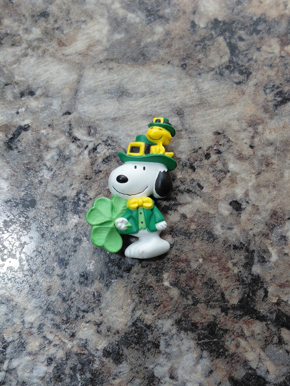 Vintage Hallmark St. Patrick's Day Snoopy and Woodstock with Clover Pin Brooch